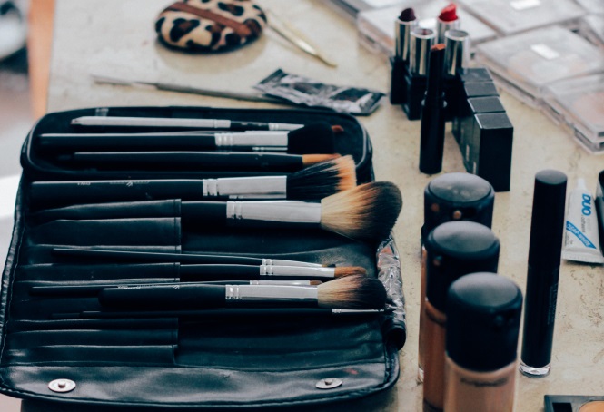Why You Need to Remove Your Makeup